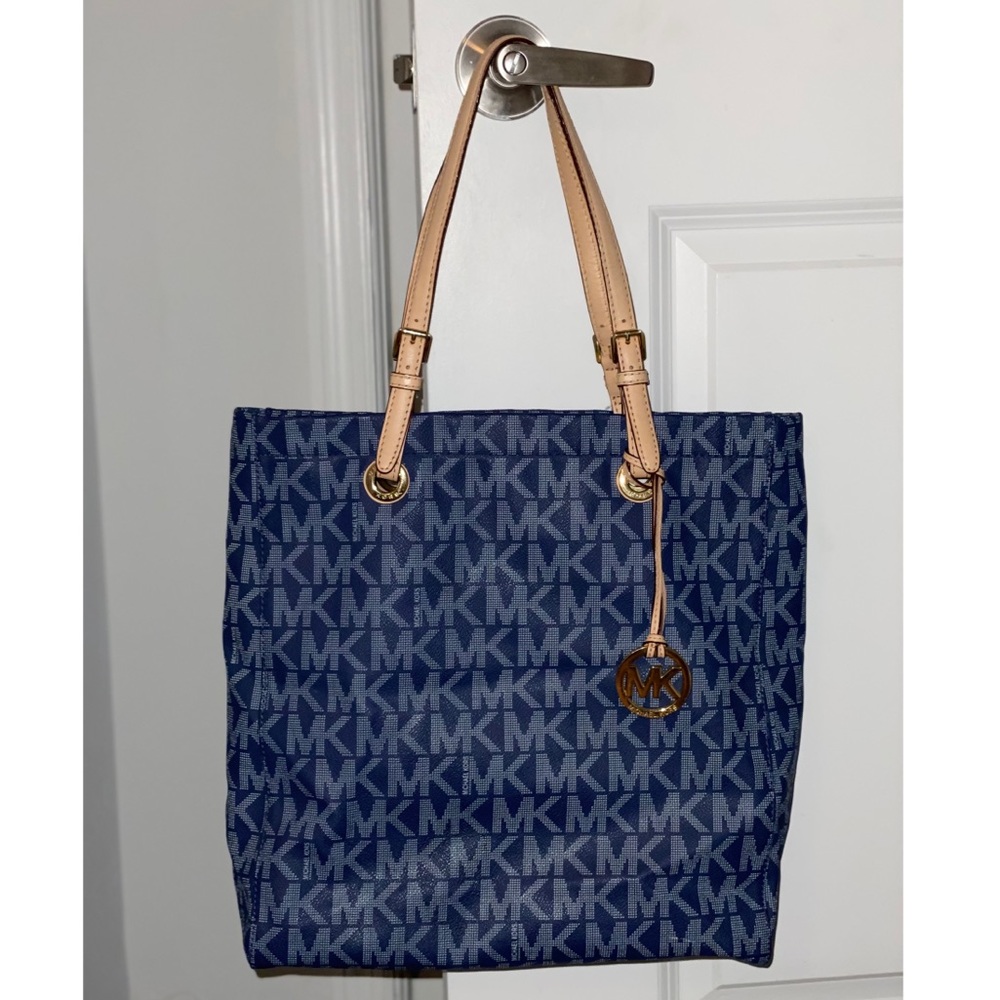Michael Kors Jet Set Logo Tote